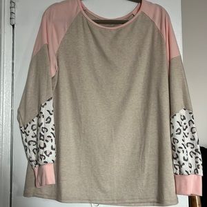 Soft leopard long sleeve tee